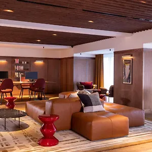 L-avenue Hotell